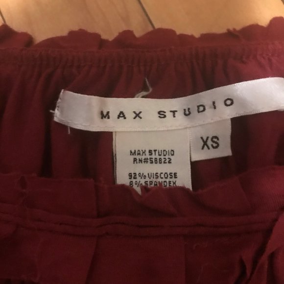 Red Max Studio Spring Top - Picture 2 of 6